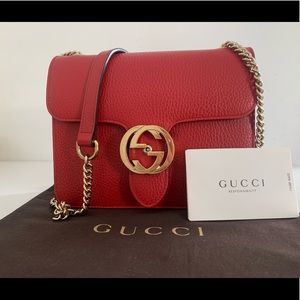 Pre-loved Gucci crossbody red bag